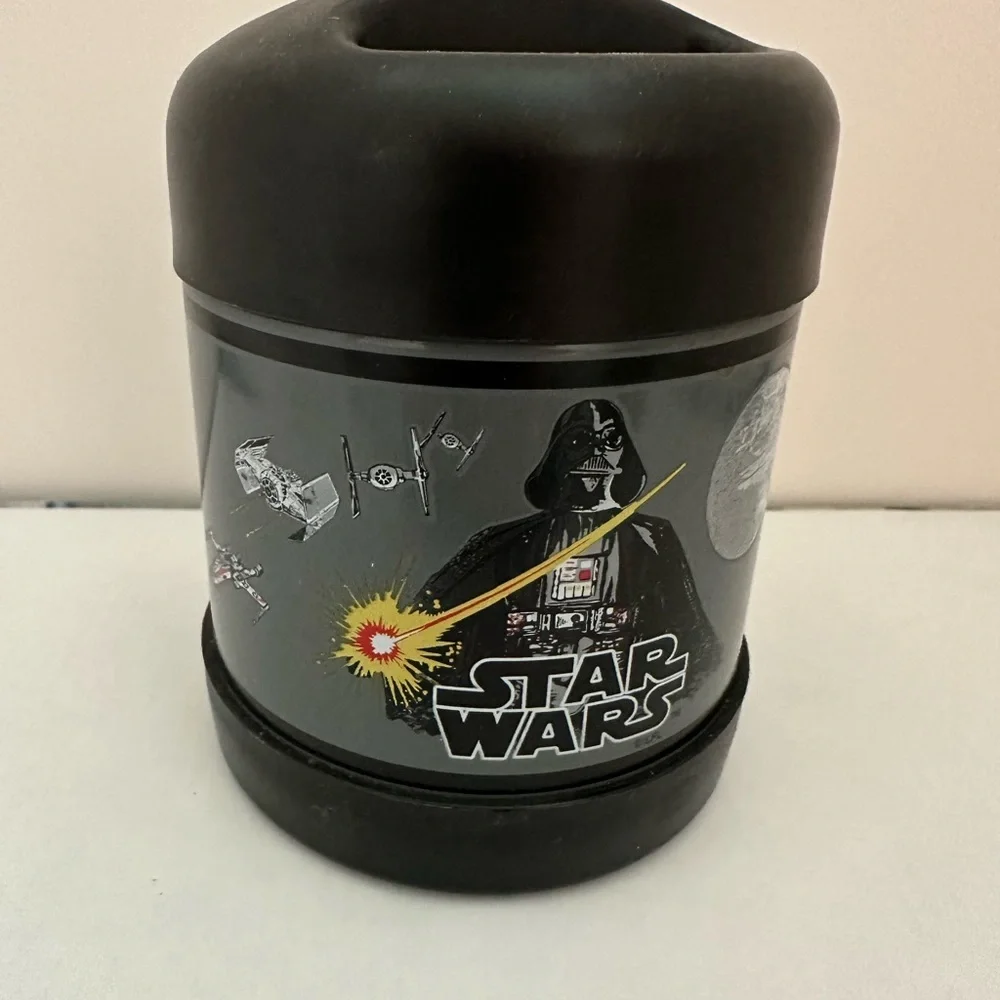 Disney Parks Star Wars Galaxy's Edge Milk Bottle Light Up Sipper Bottle W/Straw